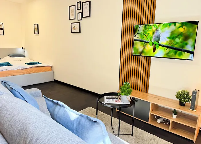 A Comfy In Smichov - Andel Apartment *