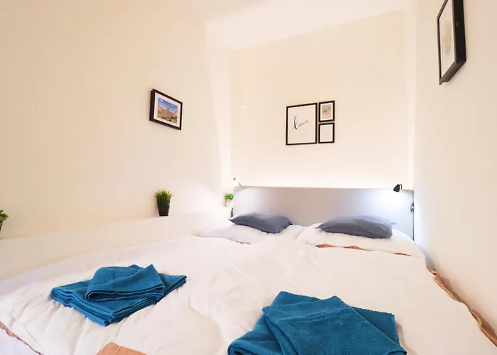 Apartment A Comfy In Smichov - Andel *