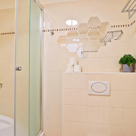 A Comfy In Smichov - Andel Apartment *