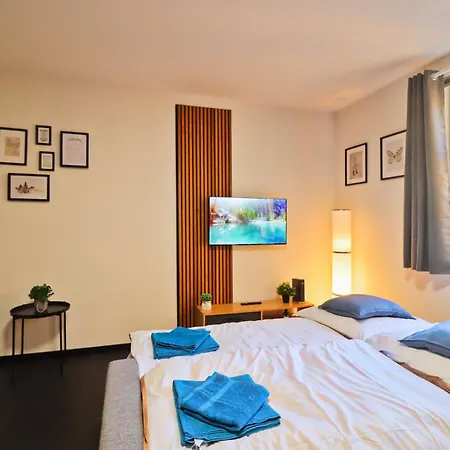 A Comfy In Smichov - Andel דירה
