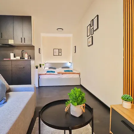 Apartment A Comfy In Smichov - Andel