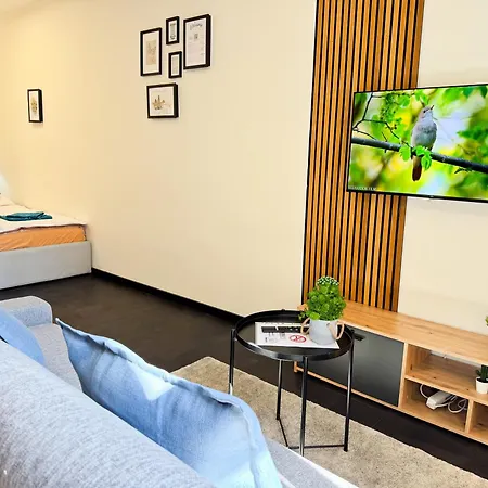 A Comfy In Smichov - Andel Apartment *