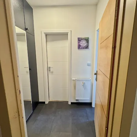 A Comfy In Smichov - Andel Apartment