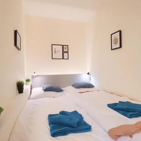 A Comfy In Smichov - Andel 프라하