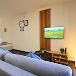 Apartman A Comfy In Smichov - Andel Prága